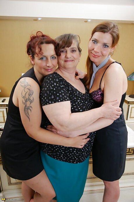 Three Lesbian Housewives Go All The Way Maturenlpics