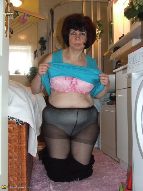 Chubby mature amateur gets naughty